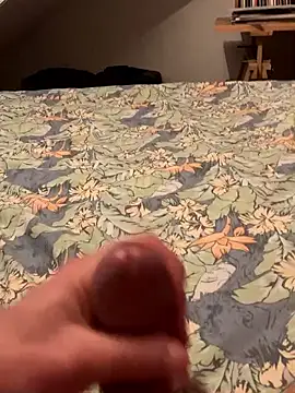 LivingLegend1978 online show from December 21, 8:32 am