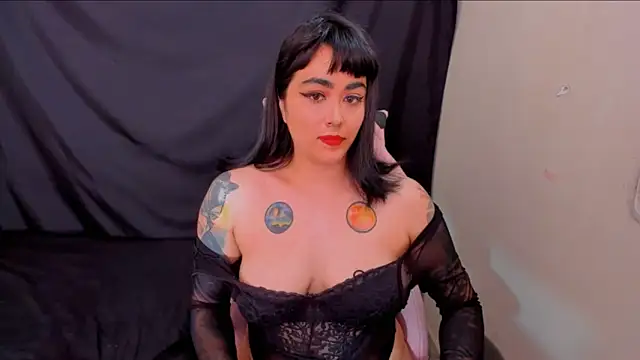 Snapshot of aiko_black93 chatting on February 1, 3:07 pm aiko black93 online show from February 1, 3:07 pm