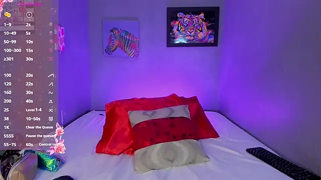 EmmaSmith06 online show from October 23, 5:12 pm