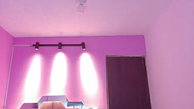 LoveQueen2 online show from May 11, 11:49 am