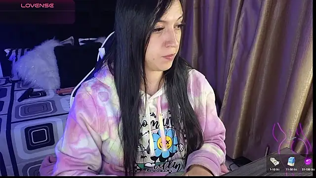 Snapshot of Majuu__ chatting on February 12, 11:49 am Majuu online show from February 12, 11:49 am