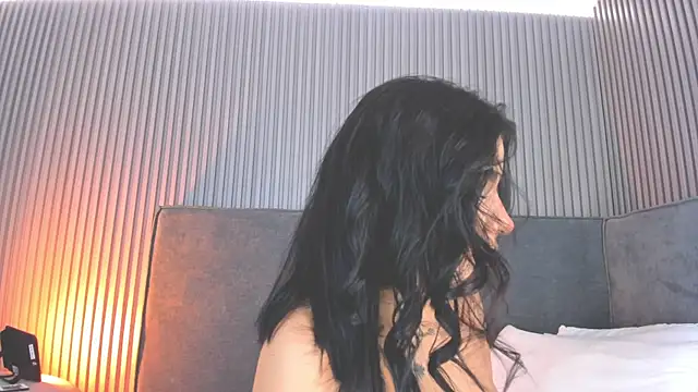 emelie 89 online show from November 25, 1:00 pm