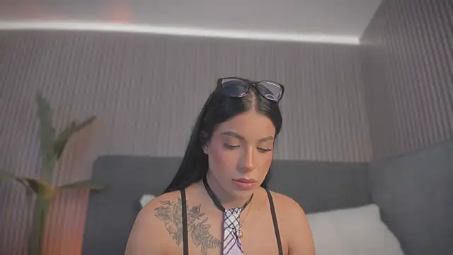 emelie 89 online show from March 13, 12:01 pm