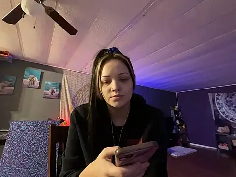 skinwalkingzombie online show from December 11, 4:31 pm