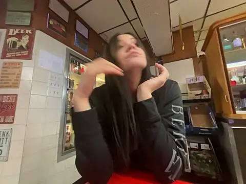 skinwalkingzombie online show from February 18, 4:26 am