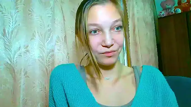 EmillyPlay online show from November 10, 11:09 am