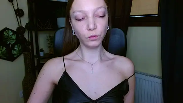 EmillyPlay online show from February 27, 6:57 am