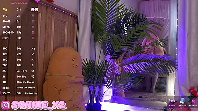 Snapshot of Sonnie_ chatting on February 25, 2:44 pm Sonnie online show from February 25, 2:44 pm