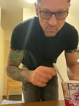 Yourhotboy 42 online show from February 6, 5:19 pm