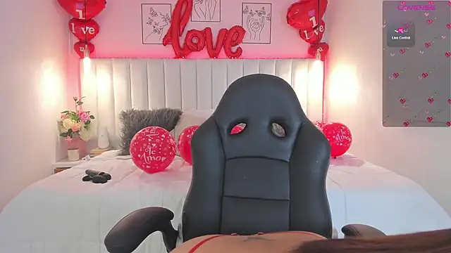 ivy collins online show from February 15, 1:10 am