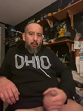 Snapshot of ElPollo77 chatting on January 18, 7:56 am ElPollo77 online show from January 18, 7:56 am