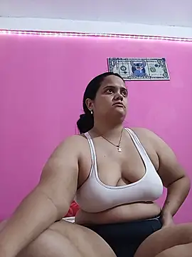 Snapshot of brunnette_hot chatting on June 9, 10:27 am brunnette hot online show from June 9, 10:27 am