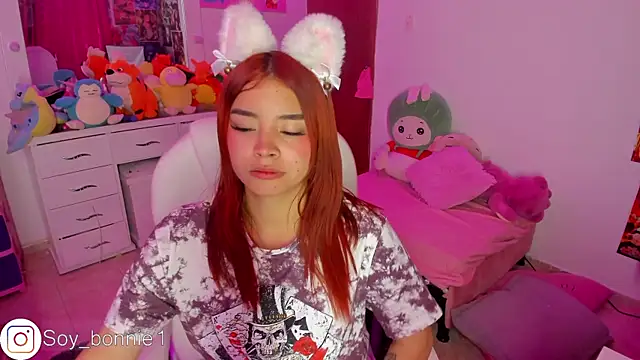 bonnie moon online show from December 10, 1:54 am