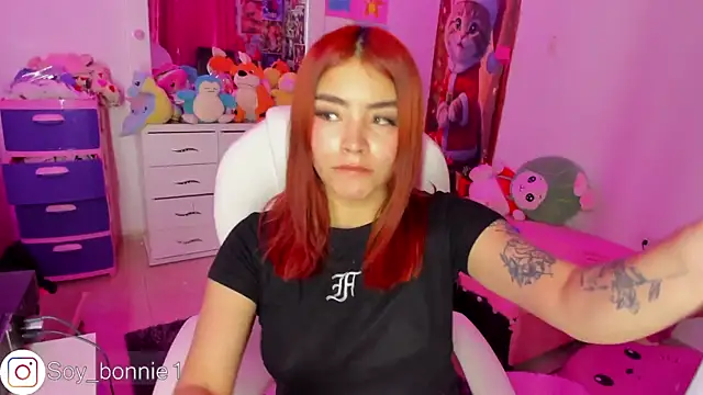 bonnie moon online show from December 20, 2:30 am