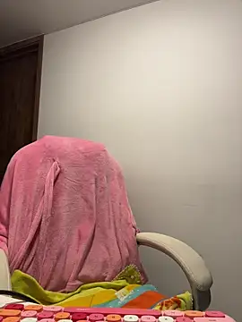 pamell col online show from February 4, 10:10 am