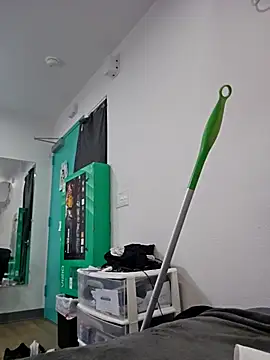 Iliketocooksquirt25 online show from October 26, 5:35 am