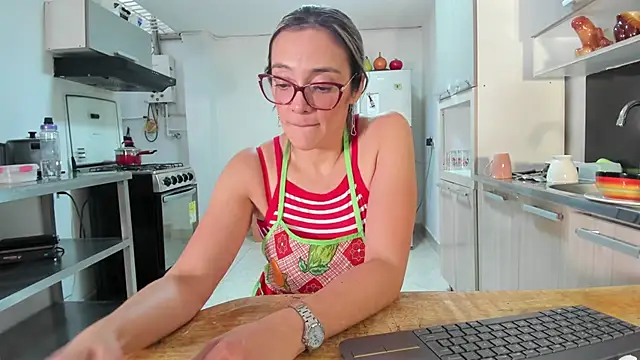 Snapshot of Jessica_Herrera_ chatting on February 6, 7:51 pm Jessica Herrera online show from February 6, 7:51 pm