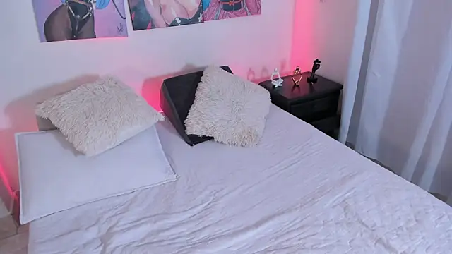 Snapshot of Jessica_Herrera_ chatting on September 18, 10:34 pm Jessica Herrera online show from September 18, 10:34 pm