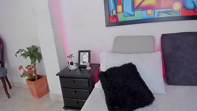 Snapshot of Jessica_Herrera_ chatting on November 18, 10:47 pm Jessica Herrera online show from November 18, 10:47 pm