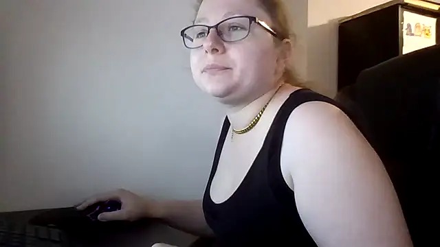 Kiarassecrets online show from April 17, 9:45 am