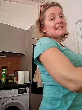 Snapshot of lady_charlyne chatting on January 16, 5:23 pm lady charlyne online show from January 16, 5:23 pm