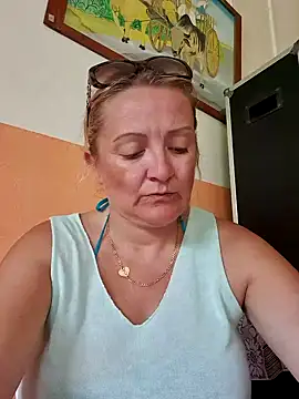 Snapshot of lady_charlyne chatting on February 3, 5:24 pm lady charlyne online show from February 3, 5:24 pm