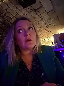 Snapshot of lady_charlyne chatting on March 7, 8:44 pm lady charlyne online show from March 7, 8:44 pm