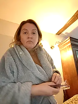 Snapshot of lady_charlyne chatting on September 17, 7:32 am lady charlyne online show from September 17, 7:32 am