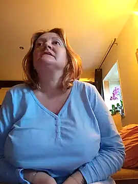 Snapshot of lady_charlyne chatting on October 4, 7:50 am lady charlyne online show from October 4, 7:50 am