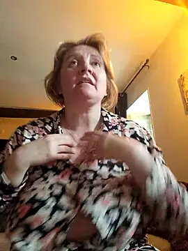 Snapshot of lady_charlyne chatting on April 29, 7:45 am lady charlyne online show from April 29, 7:45 am