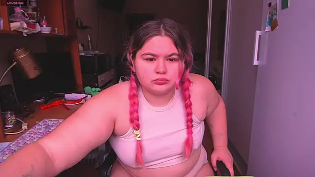 Freakcute  online show from December 19, 11:07 am