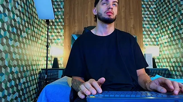 Michael magno online show from November 10, 11:09 am