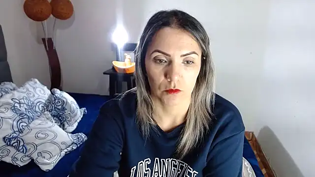 Snapshot of Chantal_hott chatting on June 17, 7:15 pm Chantal hott online show from June 17, 7:15 pm