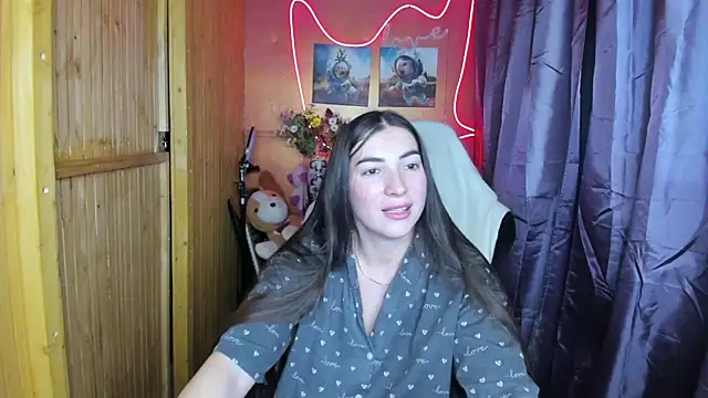 Snapshot of Fiery_Brunette_ chatting on December 26, 11:54 am Fiery Brunette  online show from December 26, 11:54 am