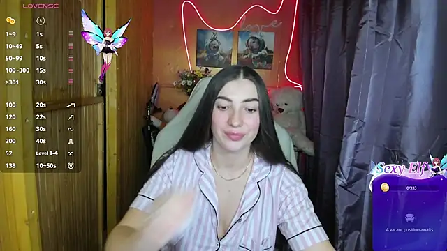 Snapshot of Fiery_Brunette_ chatting on January 8, 1:32 am Fiery Brunette  online show from January 8, 1:32 am