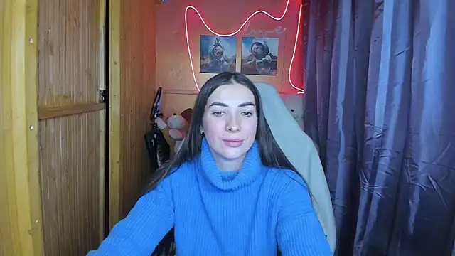 Snapshot of Fiery_Brunette_ chatting on February 13, 4:50 pm Fiery Brunette  online show from February 13, 4:50 pm