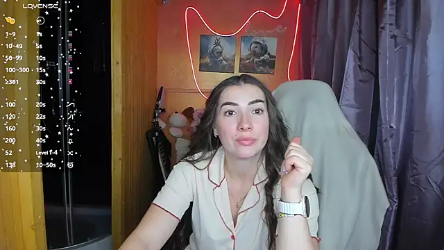 Snapshot of Fiery_Brunette_ chatting on February 26, 11:30 am Fiery Brunette  online show from February 26, 11:30 am