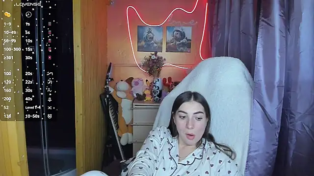 Snapshot of Fiery_Brunette_ chatting on March 12, 2:34 pm Fiery Brunette  online show from March 12, 2:34 pm