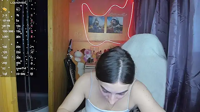 Snapshot of Fiery_Brunette_ chatting on March 21, 4:17 am Fiery Brunette  online show from March 21, 4:17 am