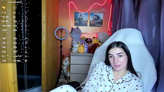 Snapshot of Fiery_Brunette_ chatting on September 19, 6:48 am Fiery Brunette  online show from September 19, 6:48 am