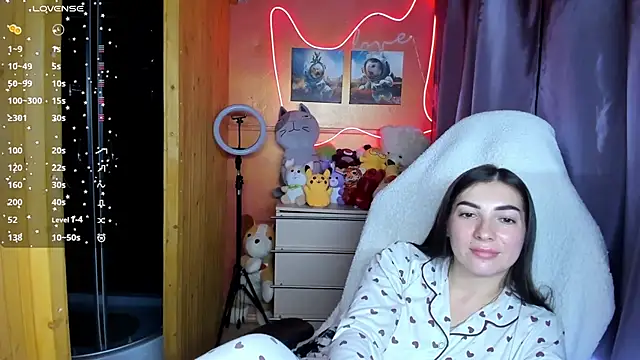 Snapshot of Fiery_Brunette_ chatting on September 20, 5:47 pm Fiery Brunette  online show from September 20, 5:47 pm