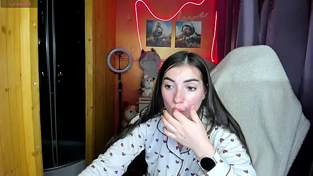 Snapshot of Fiery_Brunette_ chatting on October 1, 10:21 am Fiery Brunette  online show from October 1, 10:21 am