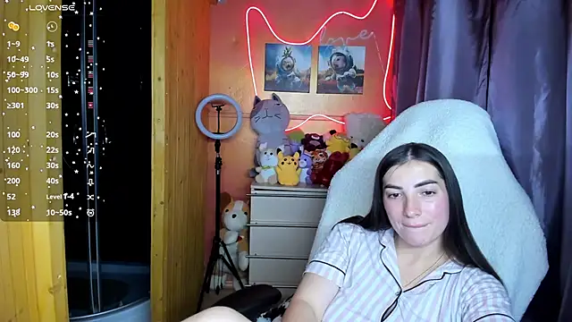 Snapshot of Fiery_Brunette_ chatting on October 3, 4:15 pm Fiery Brunette  online show from October 3, 4:15 pm