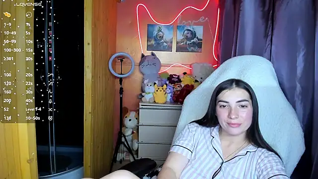 Snapshot of Fiery_Brunette_ chatting on October 5, 3:38 am Fiery Brunette  online show from October 5, 3:38 am