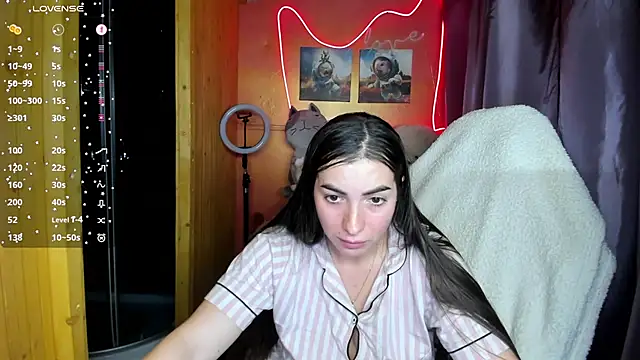 Snapshot of Fiery_Brunette_ chatting on October 6, 12:13 pm Fiery Brunette  online show from October 6, 12:13 pm