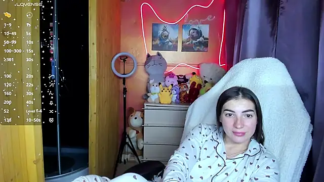 Snapshot of Fiery_Brunette_ chatting on October 9, 1:20 pm Fiery Brunette  online show from October 9, 1:20 pm