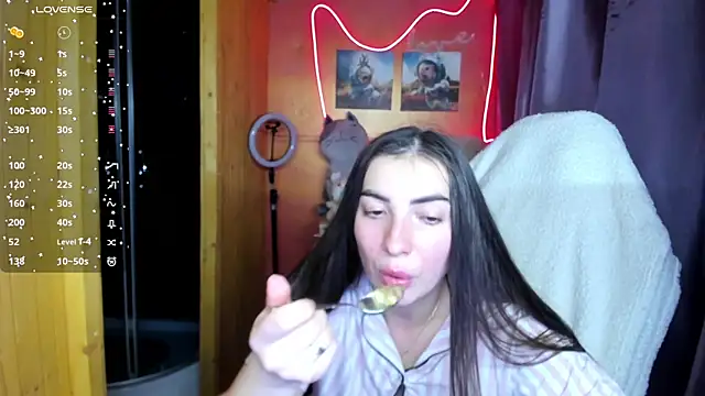 Snapshot of Fiery_Brunette_ chatting on October 11, 8:57 am Fiery Brunette  online show from October 11, 8:57 am