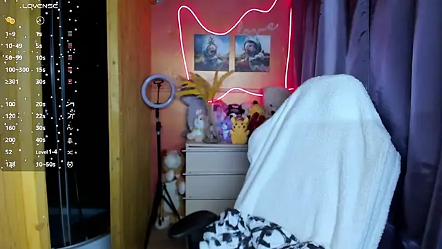 Fiery Brunette  online show from November 7, 6:24 am