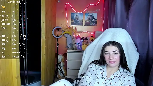 Fiery Brunette  online show from December 3, 10:13 am