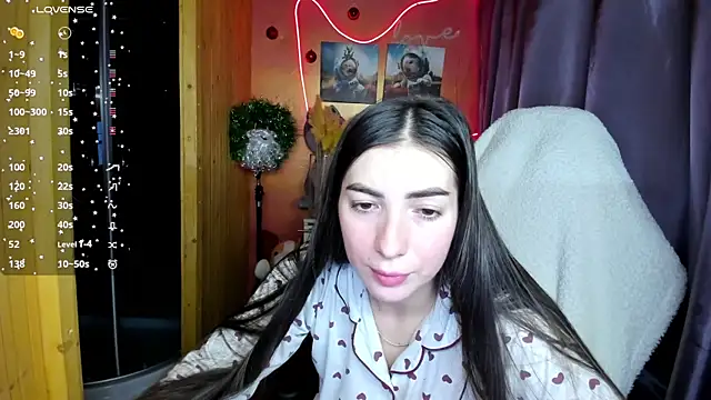 Fiery Brunette  online show from December 21, 6:31 am